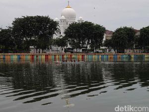 Heboh WN Aljazair Berendam di Danau Sunter Ngakunya Ritual, Kini Dievakuasi