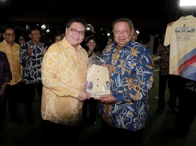 Momen Silaturahmi Golkar dan Demokrat di Cikeas