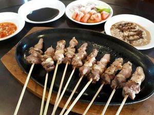 Wajib Mampir! 5 Tempat Makan Sate Kambing Muda Legendaris di Tegal Wajib Mampir! 5 Tempat Makan Sate Kambing Muda Legendaris di Tegal