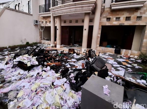 Suasana Kantor Leasing Pascaricuh Massa Ojol di Sleman