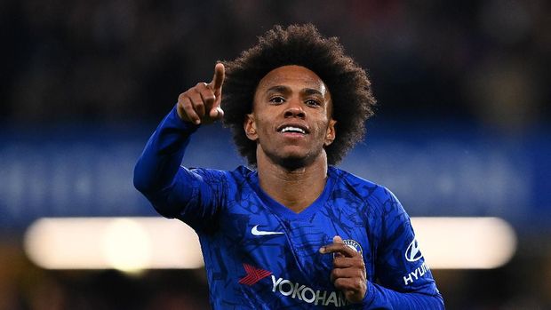 LONDON, ENGLAND - MARCH 03:  Willian of Chelsea celebrates after scoring his sides first goal during the FA Cup Fifth Round match between Chelsea FC and Liverpool FC at Stamford Bridge on March 03, 2020 in London, England. (Photo by Clive Mason/Getty Images)