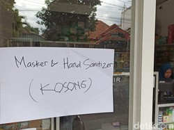 Stok Masker di Banyuwangi dan Ponorogo Kosong