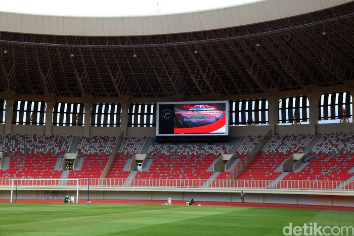 Papua kini punya stadion megah seperti SUGBK bernama Stadion Papua Bangkit. Yuk lihat kemegahan stadion yang akan digunakan untuk PON XX Papua.