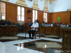 Wali Kota Medan Dzulmi Eldin Didakwa Terima Suap Rp 2,1 Miliar
