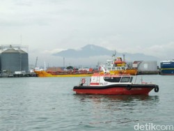 Kapal Pesiar Viking Sun Tertahan, Begini Suasana Pelabuhan Semarang