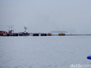 Tim Medis Semarang Periksa Penumpang Kapal Pesiar Viking Sun di Tengah Laut Tim Medis Semarang Periksa Penumpang Kapal Pesiar Viking Sun di Tengah Laut
