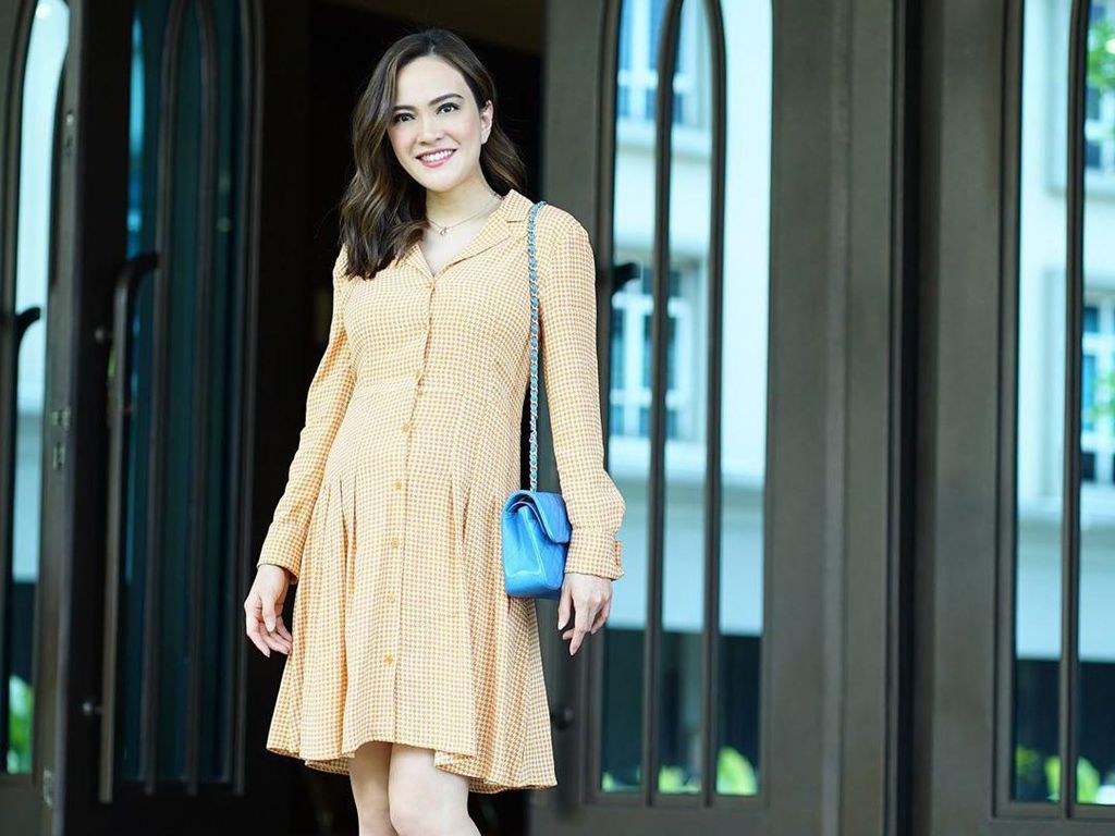 Mewah! Shandy Aulia Pakai Gantungan Tas Rp 17 Juta, Apa Istimewanya? Mewah! Shandy Aulia Pakai Gantungan Tas Rp 17 Juta, Apa Istimewanya?