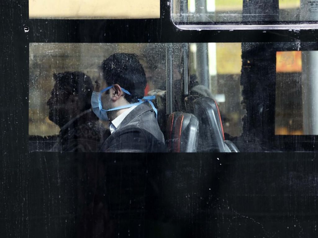 Ilmuwan China Sebut Virus Corona Masih Bisa Menular di Atas Jarak 2 Meter Ilmuwan China Sebut Virus Corona Masih Bisa Menular di Atas Jarak 2 Meter