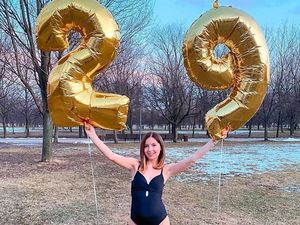 Selebgram Cantik Bikin Pesta Kolam Pakai 25 Kg Dry Ice, 3 Tewas!