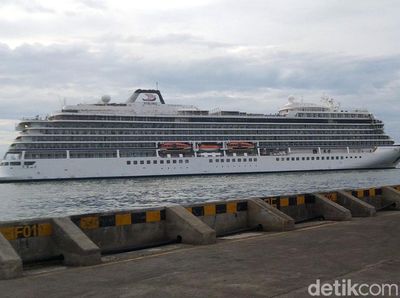 Sempat Ditolak, Kapal Pesiar Viking Sun Akhirnya Berlabuh di Semarang