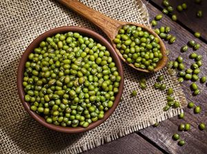 8 Makanan Pelancar ASI yang Alami dan Efektif untuk Ibu Menyusui