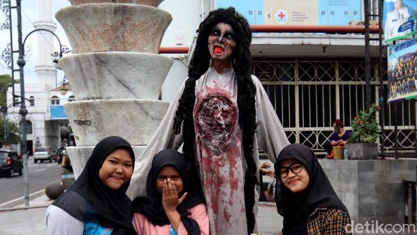 Jalan Braga dan Asia Afrika Nggak Parno sama Corona