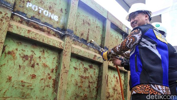 Menperin Agus Gumiwang Buka Pameran Otomotif di Tengah Isu Corona