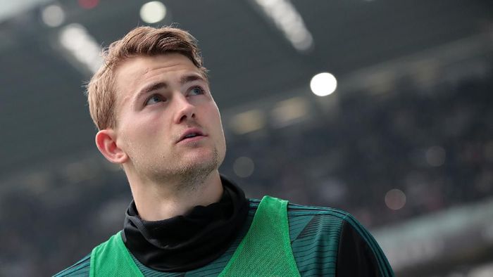 TURIN, ITALY - FEBRUARY 16: Matthijs de Ligt of Juventus looks on during the Serie A match between Juventus and Brescia Calcio at Allianz Stadium on February 16, 2020 in Turin, Italy. (Photo by Emilio Andreoli/Getty Images)