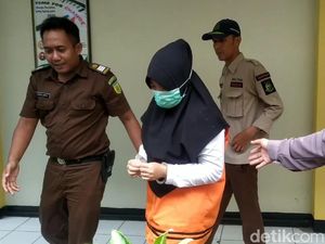 Biduan Seks Gangbang Garut Minta Dibebaskan Biduan Seks Gangbang Garut Minta Dibebaskan
