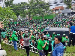 Leasing Terkait Bentrok Driver Ojol-Debt Collector Tidak Terdaftar di OJK