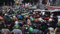 Kemacetan Total Imbas Unjuk Rasa di Kedubes India