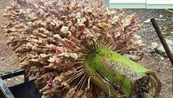 Pencinta Sate, Ini 10 Meme Kocak Khusus Buat Kamu!