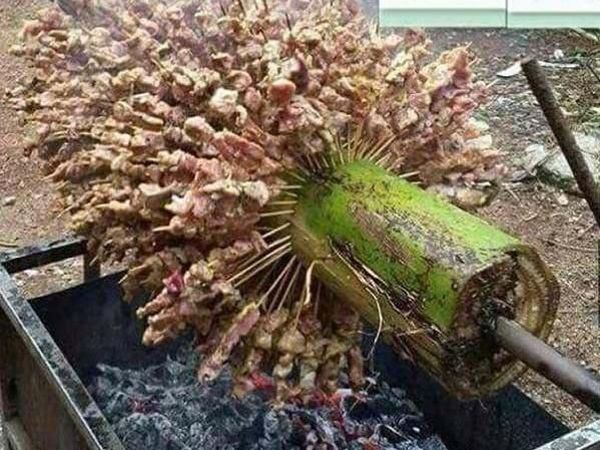 Pencinta Sate, Ini 10 Meme Kocak Khusus Buat Kamu!