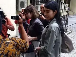 Gisel dan Tyas Mirasih Akui Kenal Tersangka Carding dari Media Sosial