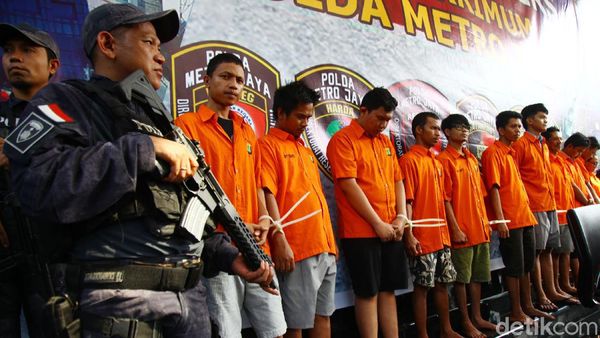 Tersangka Pembobol Bank Digelar di Polda Metro Jaya