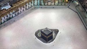 Potret Langka Suasana Kabah yang Sepi