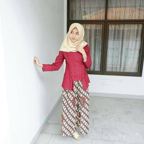 Tak Melulu Pakai Dress dan Rok Intip Inspirasi Style 