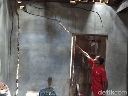 215 Warga Magelang Terpaksa Mengungsi karena Tanah Kampungnya Retak