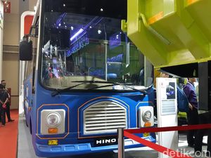 Bus Kecil Tayo (Tangerang Ayo) Mejeng di GIICOMVEC Bus Kecil Tayo (Tangerang Ayo) Mejeng di GIICOMVEC