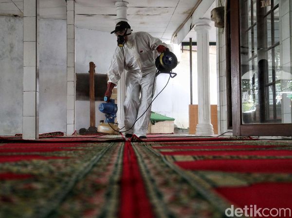 Disinfeksi Corona Sasar Masjid-masjid di Ibu Kota