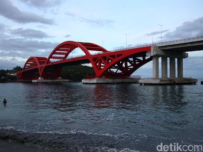 Melihat Jembatan Youtefa, Kebanggaan Warga Papua