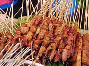 Sejarah Panjang Sate di Indonesia Diawali Sejak Abad 15 Sejarah Panjang Sate di Indonesia Diawali Sejak Abad 15