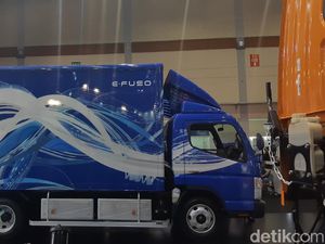 Truk Listrik Muncul di GIICOMVEC, tapi Baru Jadi Pajangan