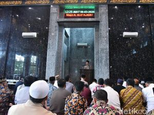 Jumat Keliling, Polisi Lamongan Ajak Masyarakat Gelorakan Cuci Tangan