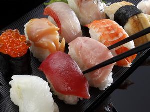 Makan Sushi Tidak Segar, Wanita Ini Alami Halusinasi hingga Insomnia Makan Sushi Tidak Segar, Wanita Ini Alami Halusinasi hingga Insomnia