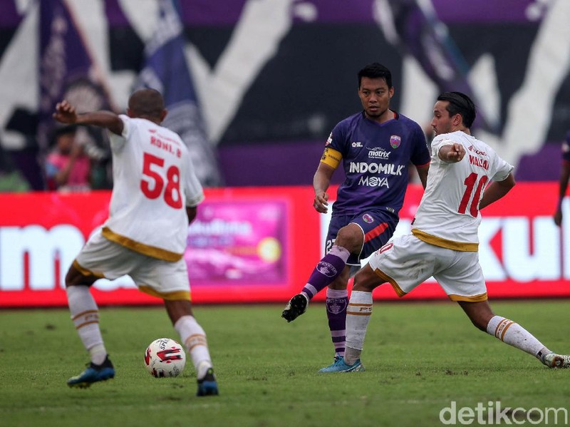 Persita Tangerang vs PSM Makassar digelar di Stadion Sport Center, Kelapa Dua, Tangerang, Jumat (6/3/2020). Laga berakhir dengan skor 1-1.
