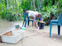 Banjir di Purworejo Surut, Warga Mulai Sibuk Bersih-bersih