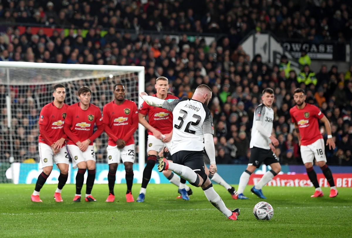 Tendangan Bebas Rooney Masih Ngeri (Getty Images/Michael Regan)