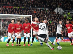 Tendangan Bebas Rooney Masih Ngeri