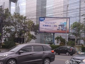 Dikeluhkan Warga, Kabel Semrawut di Medan Bakal Dipindah ke Dalam Tanah