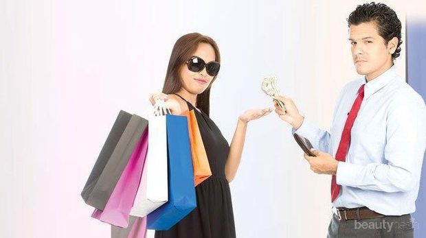 Waspada! Ini Dia 6 Tanda Kamu Dimanfaatkan Cowok Matre