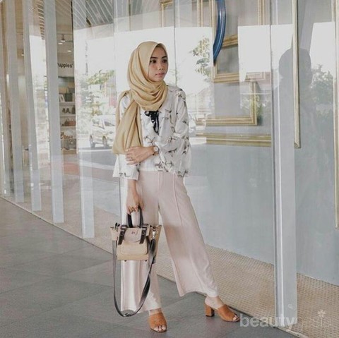 Ini Style dengan Sepatu Heels untuk Hijabers Remaja Agar Penampilannya