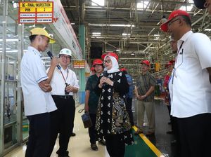 Ke Pabrik Toyota, Menaker Pastikan Program Vokasi Berjalan Lancar