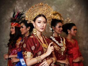 Cantik Memesona, Potret 12 Finalis Puteri Indonesia 2020 Pakai Baju Adat Cantik Memesona, Potret 12 Finalis Puteri Indonesia 2020 Pakai Baju Adat