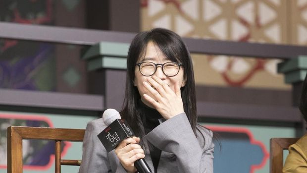 Penulis Ungkap Cerita di Balik Peran Jun Ji Hyun di Kingdom 2