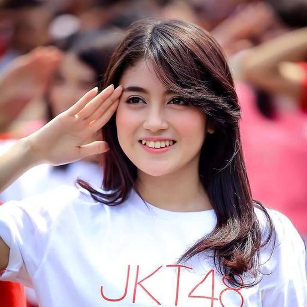 10 Artis Cantik dengan Aura Sexy yang Memikat