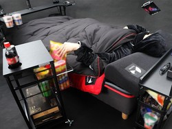 Tempat Tidur Ini Dirancang Khusus Buat Gamer yang Hobi Ngemil