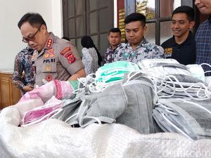 Polisi Bongkar Pabrik Masker Daur Ulang di Bandung