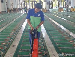 Imam dan Marbot Sudah Divaksin, Masjid Al Akbar Surabaya Siap Gelar Tarawih