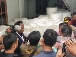 Polisi Bongkar Pabrik Rumahan Masker Tak Berizin di Senen Jakpus